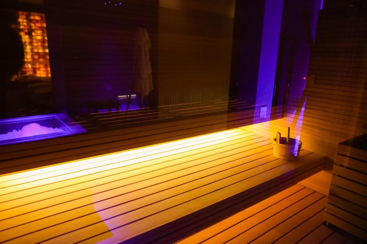 Moma Wellness & 3*